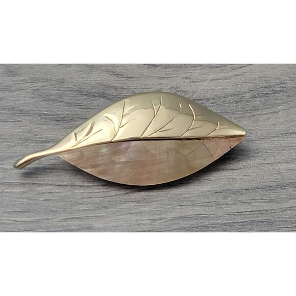 Liz Claiborne Vintage Gold Tone Mother of‎ Pearl Leaf Brooch Pin - Picture 1 of 11